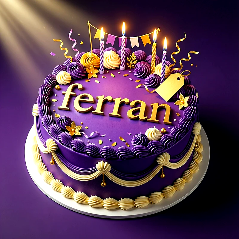 Tarta de cumpleaños de color lila decorada con crema blanca, velas encendidas y el nombre Ferran escrito en letras doradas.