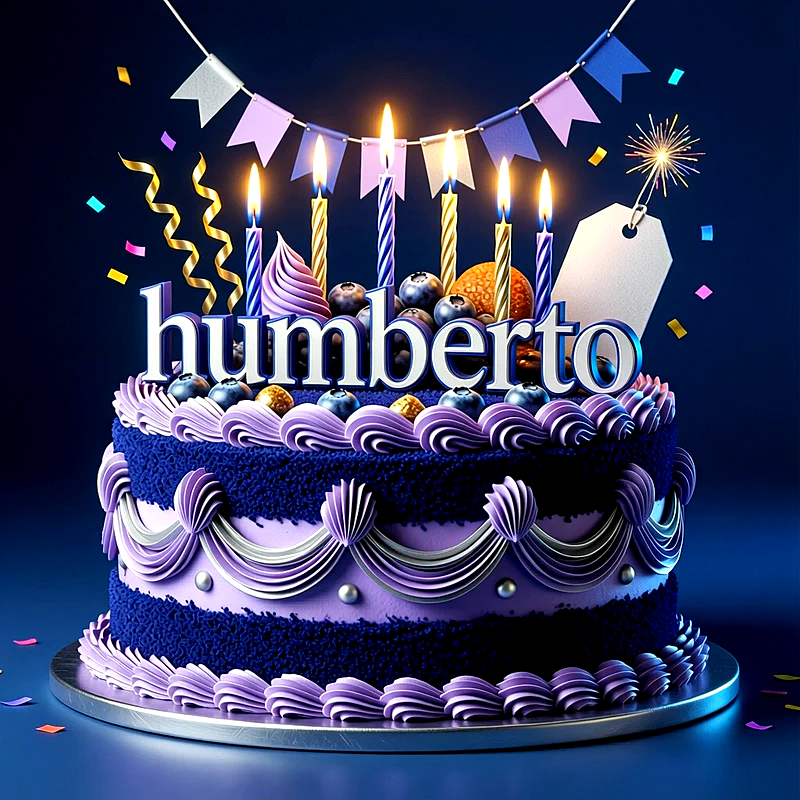 Tarta de cumpleaños en tonos azul y lila con velas encendidas, arándanos y el nombre Humberto escrito al frente.