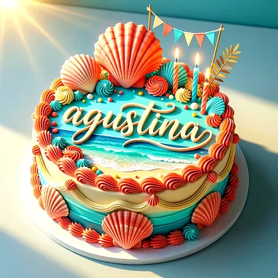 Tarta de cumpleaños marina en azul y coral con conchas marinas y velas encendidas, con el nombre Agustina escrito al frente.