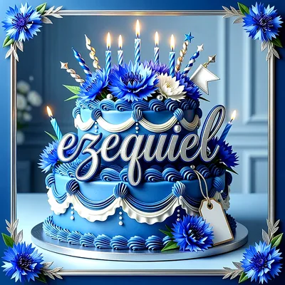 Tarta de cumpleaños de dos pisos en color azul decorada con flores azules, velas encendidas y el nombre Ezequiel escrito en el centro.
